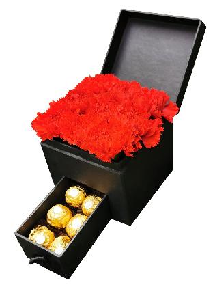 Carnation Special Heart Love Box 002